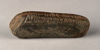 В центральной Англии при садовых работах учитель нашел камень с древним кельтским письмом