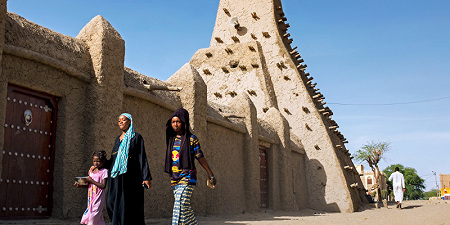 В Тимбукту из Мали вернули 28 тысяч древних рукописей, чудом спасенных при вторжении джихадистов 13 лет назад В Тимбукту из Мали вернули 28 тысяч древних рукописей, чудом спасенных при вторжении джихадистов 13 лет назад