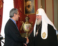 Состоялась встреча Святейшего Патриарха Алексия с Чрезвычайным и полномочным послом Палестины в России доктором Бакер Абдель Мунемом