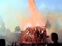 В Костроме дотла сгорел уникальный храм (комментарий в цифрах и фактах)