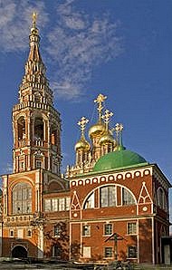 Новая застройка может скрыть храм Воскресения Христова в Кадашах от глаз москвичей