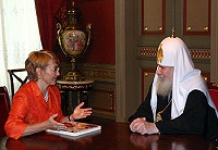 Святейший Патриарх Алексий принял Почетного генерального консула Российской Федерации на Гавайях, председателя совета директоров Фонда «Дети России» Наталию Оуэн