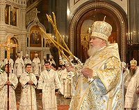 В день праздника Вознесения Господня Святейший Патриарх Алексий в сослужении Митрополита Лавра, иерархов и духовенства единой Русской Церкви совершил Божественную литургию в Храме Христа Спасителя