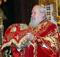 В воскресенье Антипасхи Святейший Патриарх совершил Божественную литургию в Храме Христа Спасителя