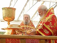 В День памяти новомучеников, в Бутове пострадавших, Святейший Патриарх Алексий совершил богослужения на месте их кончины и погребения