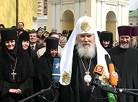 Интервью Святейшего Патриарха Алексия после богослужения в Покровском монастыре