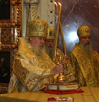 В день памяти св. Филарета Московского Святейший Патриарх совершил Божественную литургию в Храме Христа Спасителя