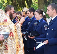 В Луцке молодые милиционеры перед началом службы принесли присягу в православном храме