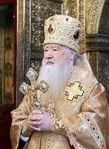 Митрополит Крутицкий и Коломенский Ювеналий совершил богослужение в Успенском соборе Московского Кремля по случаю дня памяти Первосвятителей Московских