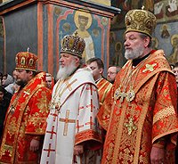 Предстоятель Русской Православной Церкви совершил Божественную литургию в Архангельском соборе Московского Кремля