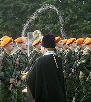 Первые священники появятся в российской армии уже до конца этого года