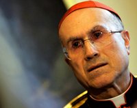 Госсекретарю Ватикана кардиналу Тарчизио Бертоне исполнилось 75 лет