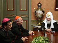Святейший Патриарх Кирилл встретился с членами делегации Римско-Католической Церкви во Франции во главе с кардиналом Жаном-Пьером Рикаром