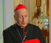 Папа Бенедикт XVI посетил в больнице кардинала Эчегарая