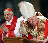 В 2010 г., как ожидается, Бенедикт XVI беатифицирует своего предшественника на папском престоле Иоанна Павла II В 2010 г., как ожидается, Бенедикт XVI беатифицирует своего предшественника на папском престоле Иоанна Павла II