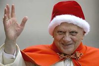 Бенедикт XVI простил толкнувшую его паломницу из Швейцарии