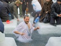 Спасатели обеспечат безопасность москвичей во время крещенских купаний