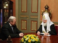 Святейший Патриарх Кирилл встретился с главой Комитета Госдумы по делам общественных объединений и религиозных организаций С.А. Поповым