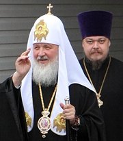 Предстоятель Русской Православной Церкви: «Все, что происходит в общественной жизни, все, что волнует и заботит людей, не может оставаться вне церковного внимания и действия»