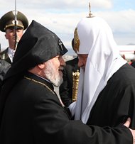 Святейший Патриарх Кирилл во главе делегации Русской Православной Церкви прибыл в Республику Армения
