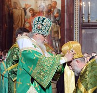 Предстоятель Русской Церкви в праздник Входа Господня в Иерусалим удостоил богослужебных наград ряд клириков города Москвы