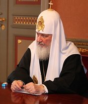 Святейший Патриарх Кирилл будет молиться поименно о каждом из погибших и раненных в результате терактов в московском метро