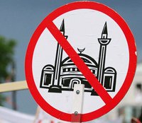 Жители Варшавы выступили против строительства мечети и исламского культурного центра
