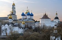 К празднику Святой Пасхи Святейший Патриарх Кирилл удостоил богослужебных наград ряд насельников Троице-Сергиевой лавры