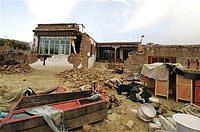 К ходу спасательных работ по устранению последствий землятресения в Китае подключились буддистcкие монастыри