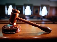 В Великобритании, суд приговорил к условному сроку и выплате штрафа атеиста, расклеивающего оскорбительные для верующих плакаты