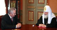 Предстоятель Русской Церкви встретился с полномочным представителем Президента РФ в Дальневосточном федеральном округе