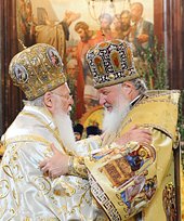 В День славянской письменности и культуры Святейшие Патриархи Варфоломей и Кирилл возглавили праздничное шествие в Москве