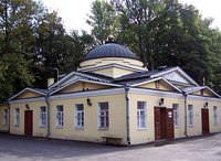 Святейший Патриарх Кирилл совершил литию на могиле своих родителей