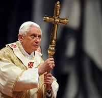 Папа Римский Бенедикт XVI выступил в защиту безбрачия католического духовенства