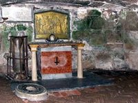 Итальянские археологи доказали, что Мамертинская темница в Риме уже в VII в. была обращена в церковь, посвященную св. апостолу Петру