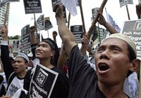 В Индонезии исламисты объявили войну христианам и угрожают им вооруженной расправой