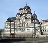 В праздник Собора двенадцати апостолов Предстоятель Русской Церкви совершил Божественную литургию в главном храме Свято-Иоанновского монастыря на Карповке