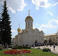 В канун дня памяти преподобного Сергия Радонежского Предстоятель Русской Церкви возглавил всенощное бдение в Троицком соборе Троице-Сергиевой лавры