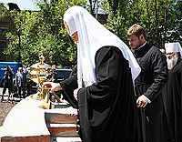 Святейший Патриарх Кирилл совершил закладку храма Воскресения Христова на территории предприятия «ЮЖМАШ»
