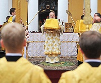 Святейший Патриарх Кирилл возглавил служение Божественной литургии у стен Спасо-Преображенского собора в Днепропетровске