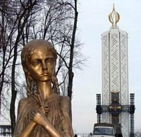 Святейший Патриарх Кирилл почтил память воинов Великой Отечественной войны и жертв массового голода 30-х годов