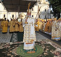 В канун дня памяти святого равноапостольного князя Владимира Святейший Патриарх Кирилл совершил всенощное бдение в Успенской Киево-Печерской лавре