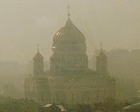 Тяжёлая экологическая обстановка практически не сказалась на посещаемости московских храмов