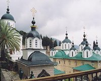 Святейший Патриарх Кирилл поздравил игумена Русского Пантелеимонова монастыря на Святой Горе Афон с престольным праздником обители