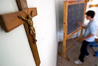На юге Испании по решению суда из школ будут удалены религиозные символы