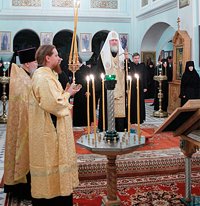 Святейший Патриарх Кирилл совершил благодарственный молебен по случаю 70-летия протоиерея Николая Гундяева