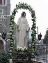 В Ивано-Франковске неизвестные вандалы разбили две статуи Божией Матери