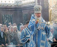 В канун праздника Введения во храм Пресвятой Богородицы Святейший Патриарх Кирилл совершил всенощное бдение в Храме Христа Спасителя