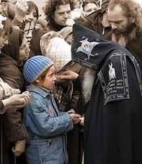 Святейший Патриарх Кирилл: Просвещая приходящих в обитель, утешая скорбящих, монахи и монахини осуществляют основное призвание монастырей