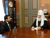 Святейший Патриарх Кирилл принял Чрезвычайного и Полномочного Посла Республики Филиппины в Российской Федерации Виктора Гарсиа III
